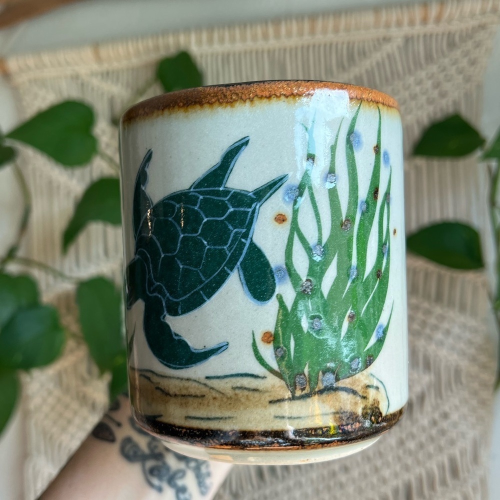 Vintage Mexican Pottery Mug 🐢 Hand Painted Sea Turtle Ocean Design – Mexico - Picture 3 of 10